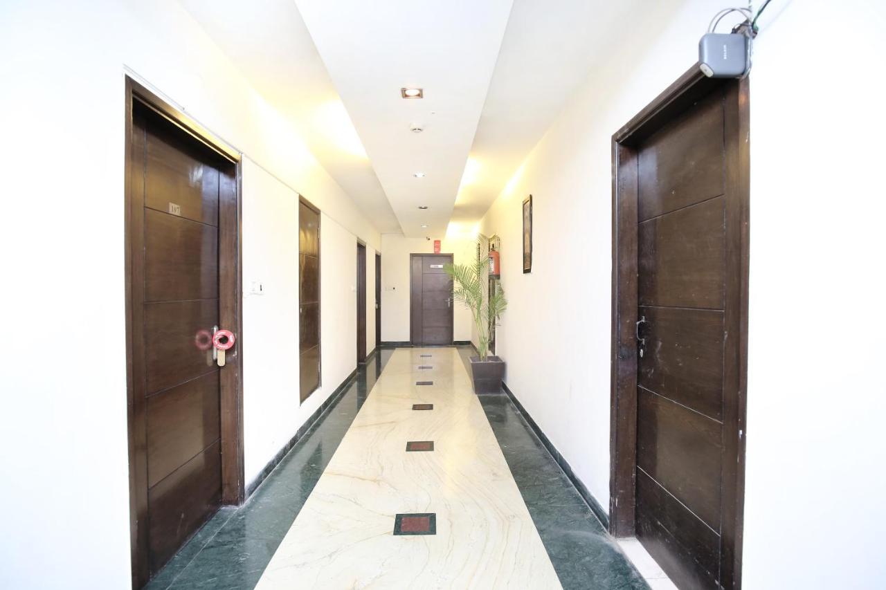 Capital O 15395 Hotel 42 Amritszár Kültér fotó