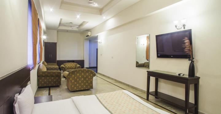 Capital O 15395 Hotel 42 Amritszár Kültér fotó